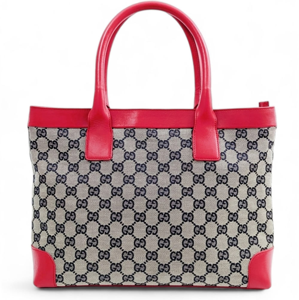 ✨️💎Authentic Gucci GG Monogram Supreme Shoulder Bag